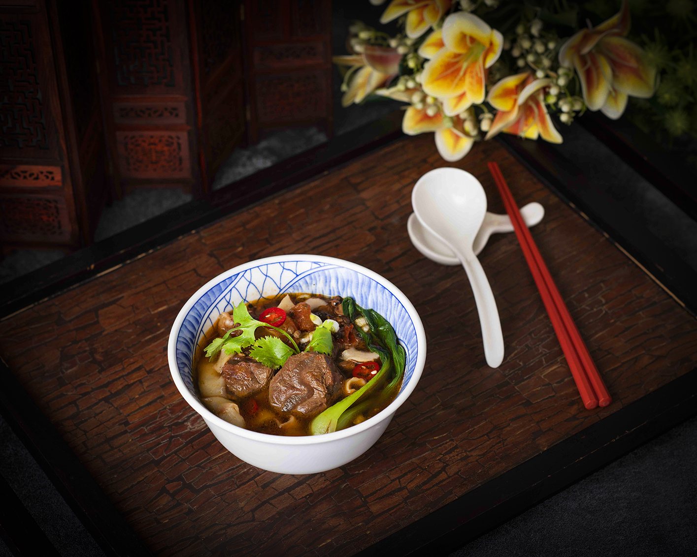 全新開幕遠東Cafe 自助餐廳 手工麵點餐檯每日都有不同風味的手工麵 山西刀削牛肉麵就是其中經典